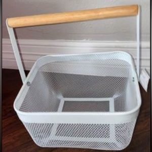 Wired basket with handle